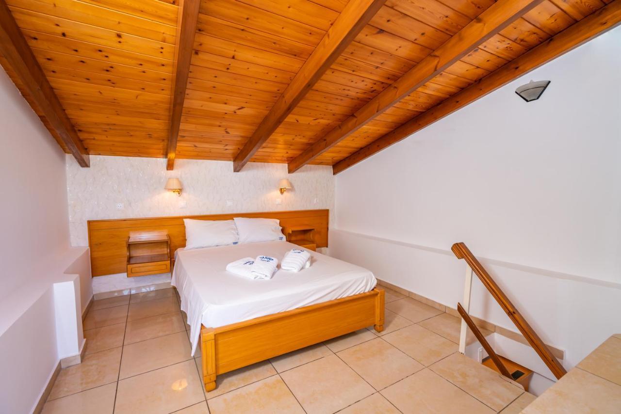 Bed and Breakfast Yannis Nydri  Esterno foto